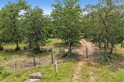 499 Bridgestone Court, Lockhart, TX 78644 - Photo 15