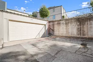 6631 Valleyside Rd, Austin, TX 78731 - Photo 31