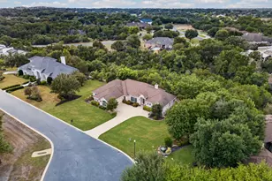 209 Overlook Ct, Georgetown, TX 78628 - Photo 5