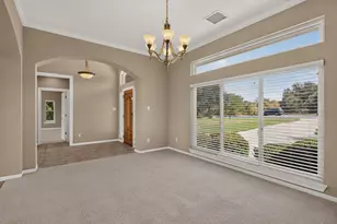 209 Overlook Ct, Georgetown, TX 78628 - Photo 9