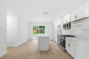 4400 Dovehill Dr, Austin, TX 78744 - Photo 11