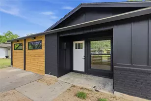 4400 Dovehill Dr, Austin, TX 78744 - Photo 31