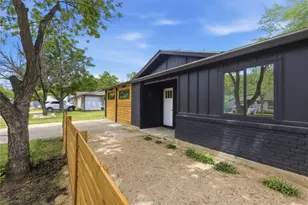 4400 Dovehill Dr, Austin, TX 78744 - Photo 5