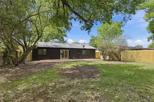4400 Dovehill Dr, Austin, TX 78744 - Photo 33