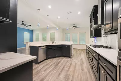11715 Creek View Lane, Conroe, TX 77385 - Photo 13