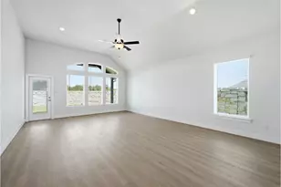 502 Los Aliso Ct, Liberty Hill, TX 78642 - Photo 15