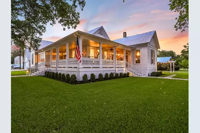 107 NE 4th Street, Smithville, TX 78957 - Photo 1