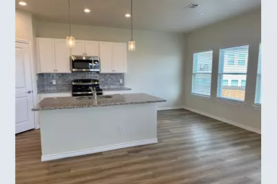 515 War Admiral Drive #B, Jarrell, TX 76537 - Photo 3