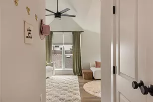 1129 Henninger St, Austin, TX 78702 - Photo 17