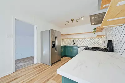 5204 Star Light Terrace, Austin, TX 78721 - Photo 9