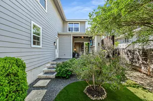 2100 E 10th St, Austin, TX 78702 - Photo 15