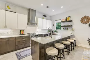 2100 E 10th St, Austin, TX 78702 - Photo 7