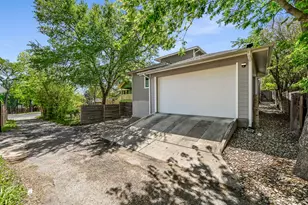 2100 E 10th St, Austin, TX 78702 - Photo 27