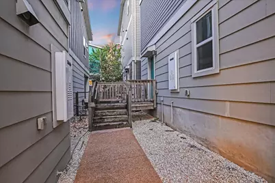 2001 Tramson Drive, Austin, TX 78741 - Photo 11