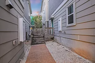 2001 Tramson Dr, Austin, TX 78741 - Photo 11