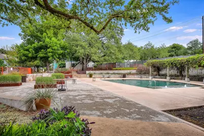 2001 Tramson Drive, Austin, TX 78741 - Photo 15