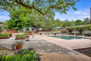 2001 Tramson Dr, Austin, TX 78741 - Photo 15