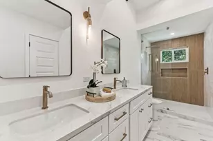 1111 Spearson Ln, Austin, TX 78745 - Photo 9