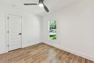 1111 Spearson Ln, Austin, TX 78745 - Photo 17