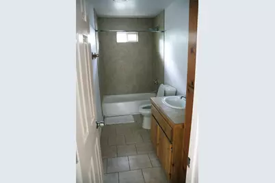 633 S Commerce Street, Lockhart, TX 78644 - Photo 23