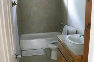 633 S Commerce St, Lockhart, TX 78644 - Photo 23