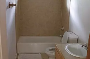 633 S Commerce St, Lockhart, TX 78644 - Photo 17