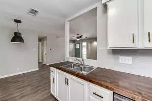 913 Chisholm Cove, Round Rock, TX 78681 - Photo 21