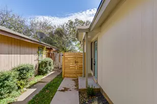 913 Chisholm Cove, Round Rock, TX 78681 - Photo 5