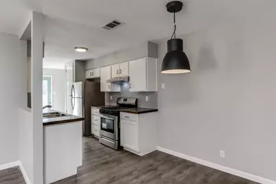 913 Chisholm Cove, Round Rock, TX 78681 - Photo 17