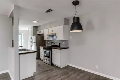 913 Chisholm Cove, Round Rock, TX 78681 - Photo 17