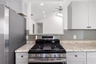 4806 Carsonhill Dr, Austin, TX 78723 - Photo 11