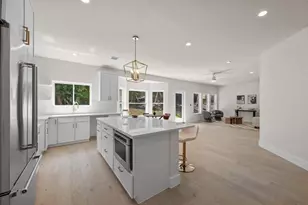 13 Autumn Oaks Dr, Lakeway, TX 78738 - Photo 11