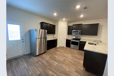 105 Brunswick Lane, Jarrell, TX 76537 - Photo 7