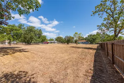 1602 Cummings Street, Luling, TX 78648 - Photo 13