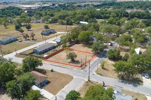 1602 Cummings St, Luling, TX 78648 - Photo 1