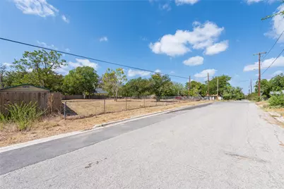 1602 Cummings Street, Luling, TX 78648 - Photo 11
