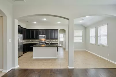 6531 Hunters Creek Lane, Baytown, TX 77521 - Photo 11