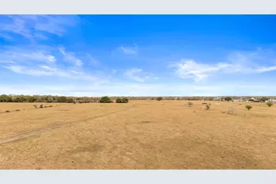 3650 E Austin Street, Giddings, TX 78942 - Photo 17