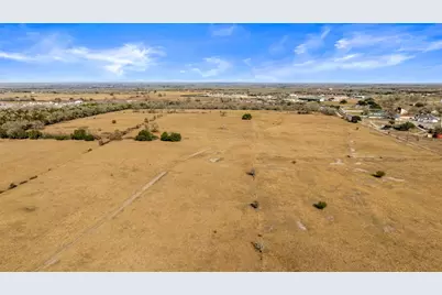 3650 E Austin Street, Giddings, TX 78942 - Photo 9