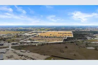 3650 E Austin Street, Giddings, TX 78942 - Photo 1