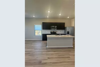 300 Sleep Hollow, Jarrell, TX 76537 - Photo 5