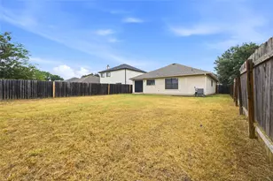 2206 Bluebonnet Dr, Round Rock, TX 78664 - Photo 37