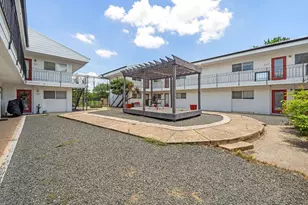 1313 E 52nd St, Austin, TX 78723 - Photo 15