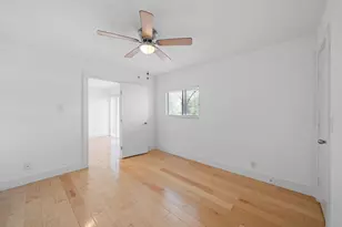 1313 E 52nd St, Austin, TX 78723 - Photo 9