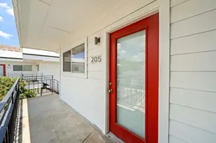 1313 E 52nd St, Austin, TX 78723 - Photo 3