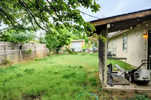 113 Beck St, Florence, TX 76527 - Photo 17