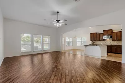 1009 N Ash Cove, Hutto, TX 78634 - Photo 3