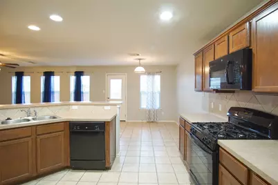 210 Kings Ridge Drive, Buda, TX 78610 - Photo 7