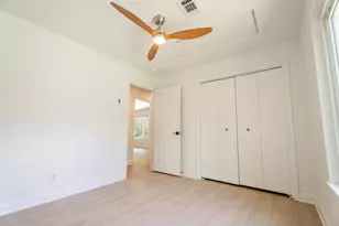 1613 Glencrest Dr, Austin, TX 78723 - Photo 25