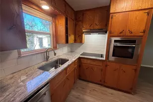 176 W Sweetbriar Dr, Marble Falls, TX 78654 - Photo 11